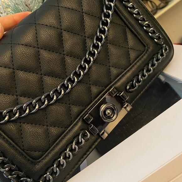Black chain crossbody handbag - Picture 4 of 14
